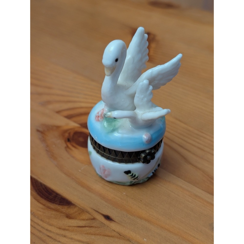 Dainty Vintage Porcelain Pair of Two Swans Small/Mini Trinket Box Hand Painted